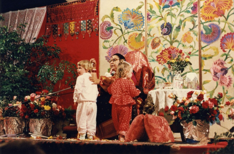 1991-0330-Evening-Program-the-day-before-the-Easter-Puja-Bundilla-Scout-Camp-13