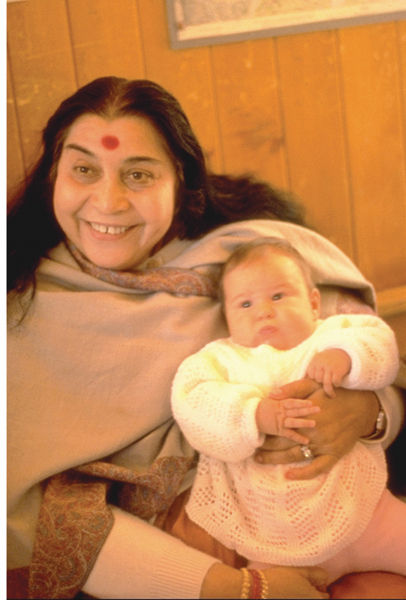 Shri-Mataji-with-Her-Children-IMG0039