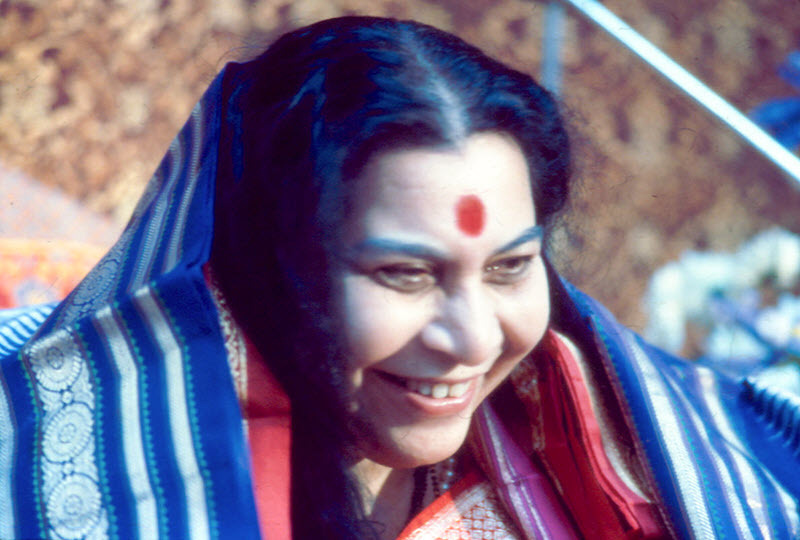 Shri-Mataji-Navaratri-7-Saris-Hamptead-82-3